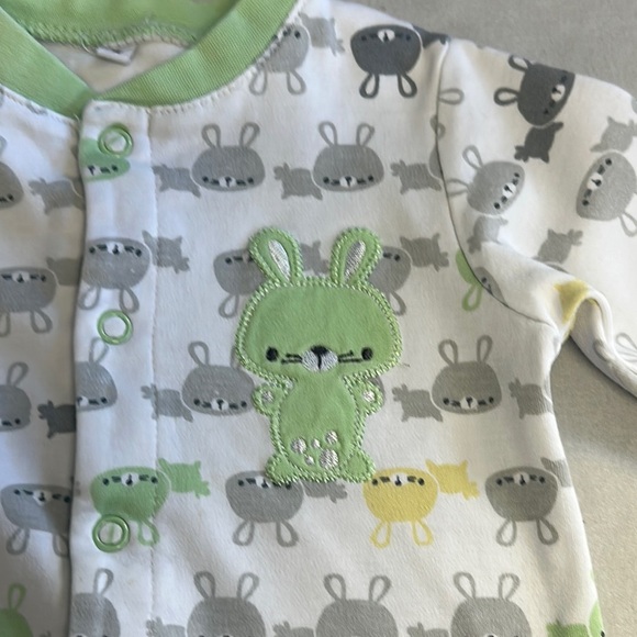 Pekkle - Gray and Green rabbit onesie sleeper - Picture 3 of 4